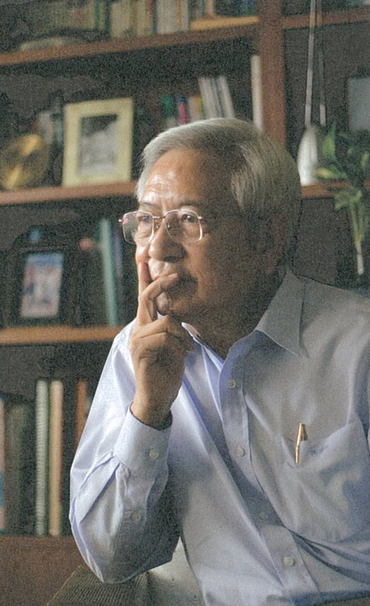 黃崑巖教授